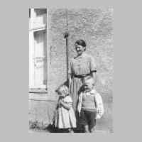 005-0042 Erna Ungermann mit ihren Kindern Irma und Kurt.JPG